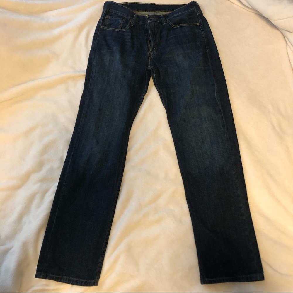 Levi’s | 514 | 32 x 32 | Dark blue jeans